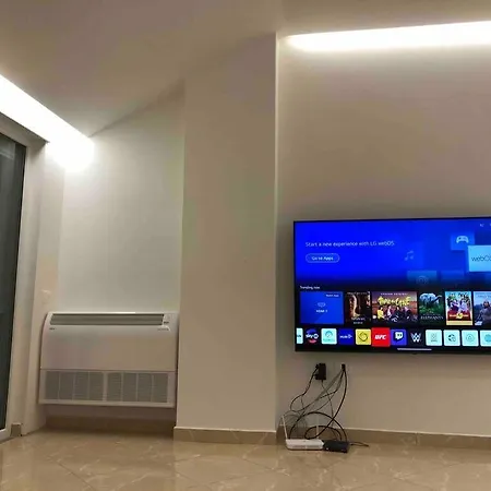 Lovely 3-bedroom With Free Parking *