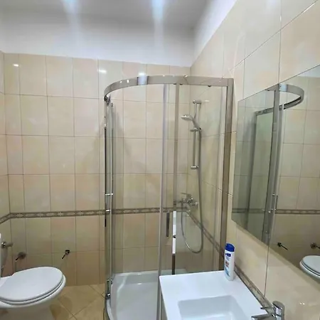 Lovely 3-bedroom With Free Parking Apartment Golem (Tirana)