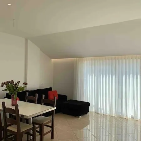 Lovely 3-bedroom With Free Parking *