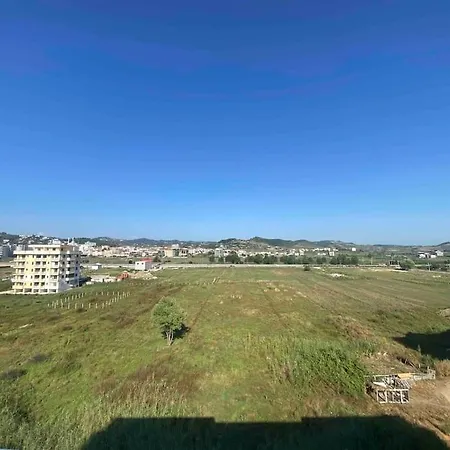 Lovely Rooftop Apartman Golem