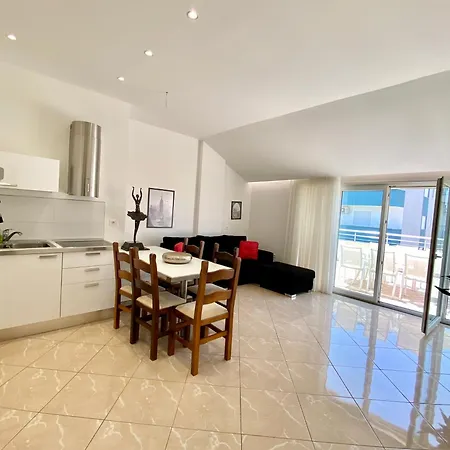 Διαμέρισμα Lovely 3-bedroom With Free Parking Golem (Tirana)