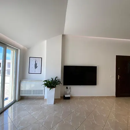 Lovely 3-bedroom With Free Parking