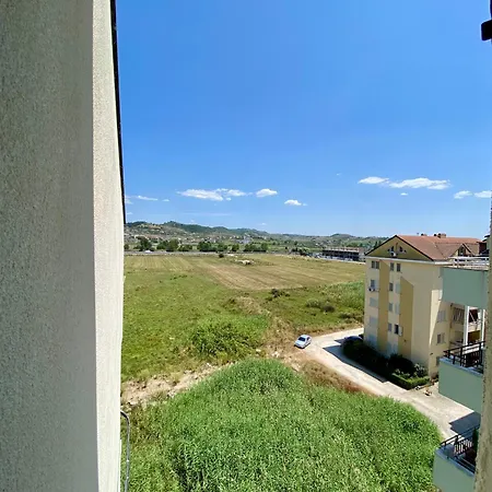 Διαμέρισμα Lovely Rooftop Golem (Tirana)