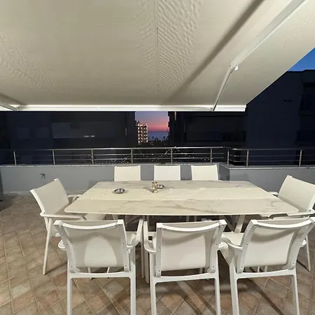 Lovely Rooftop Apartamento Golem (Tirana)
